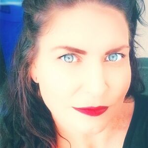 Meet your Posher, Demri